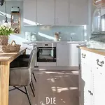 Suite-9 *